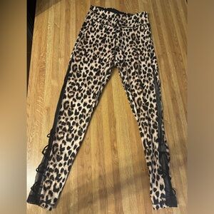 Victorias Secret Leopard Pint Sport Leggings